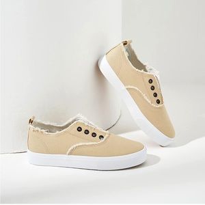 Women's Slip on Sneakers Walking Shoes Casual Girls Canvas Fashion Sneakers